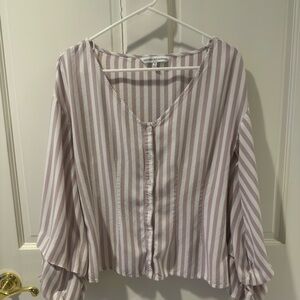 Cupcakes & Cashmere White Gray Bell Sleeve Blouse